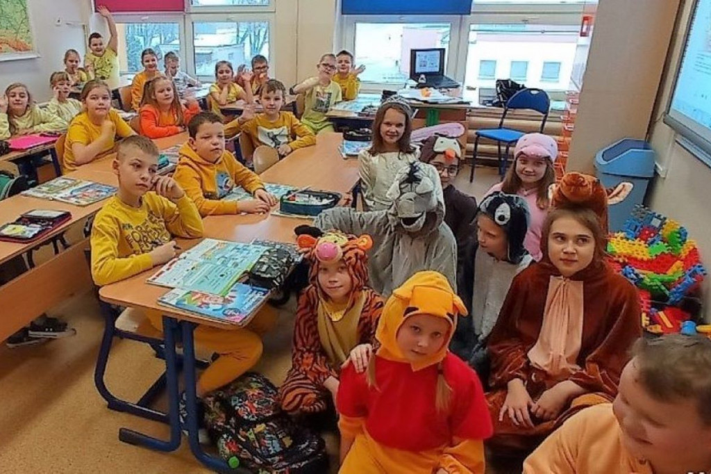 Bohaterowie stumilowego w szkole w Grabowie