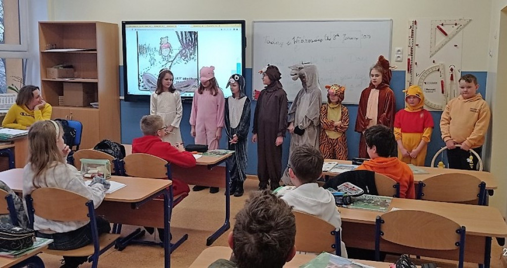 Bohaterowie stumilowego w szkole w Grabowie