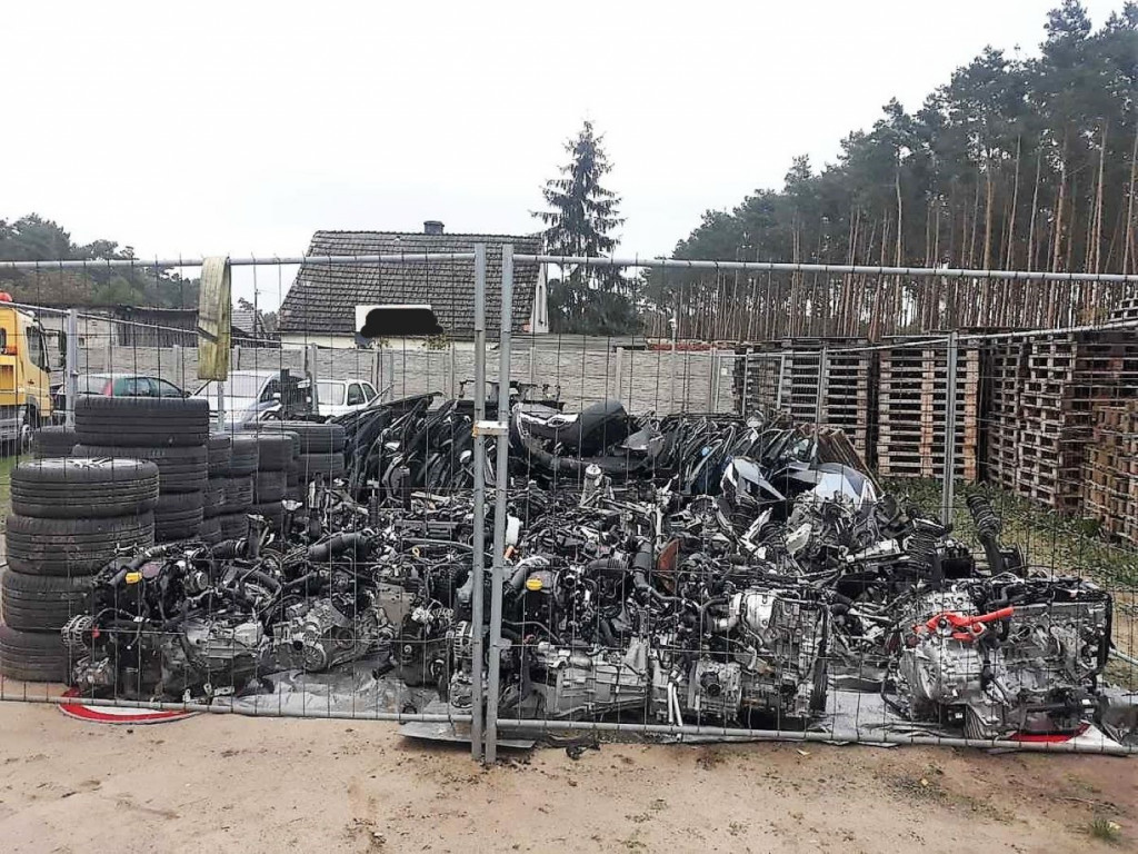 Dziupla samochodowa pod Ostrzeszowem