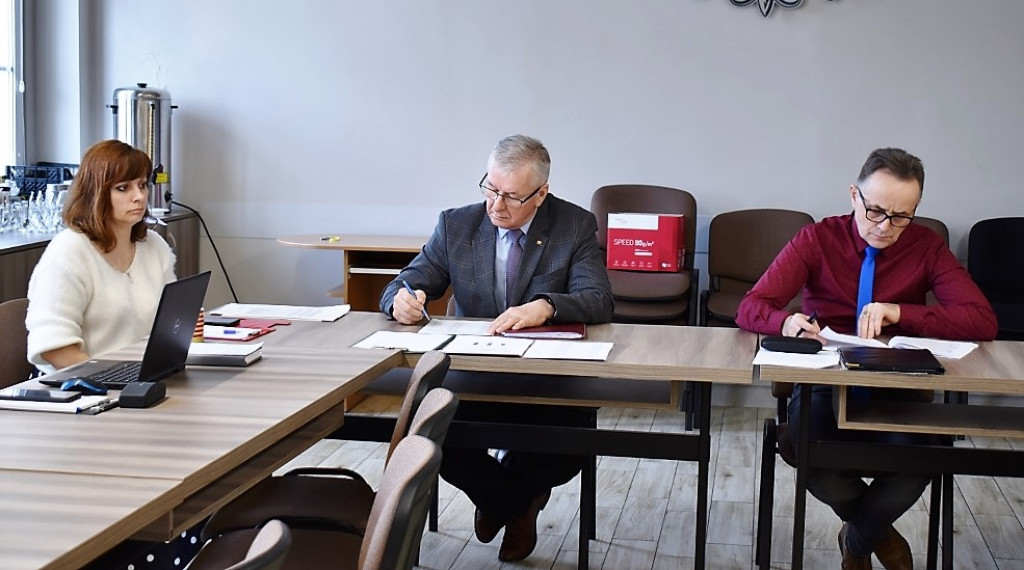 O bezpieczeństwie i szpitalu na Komisji