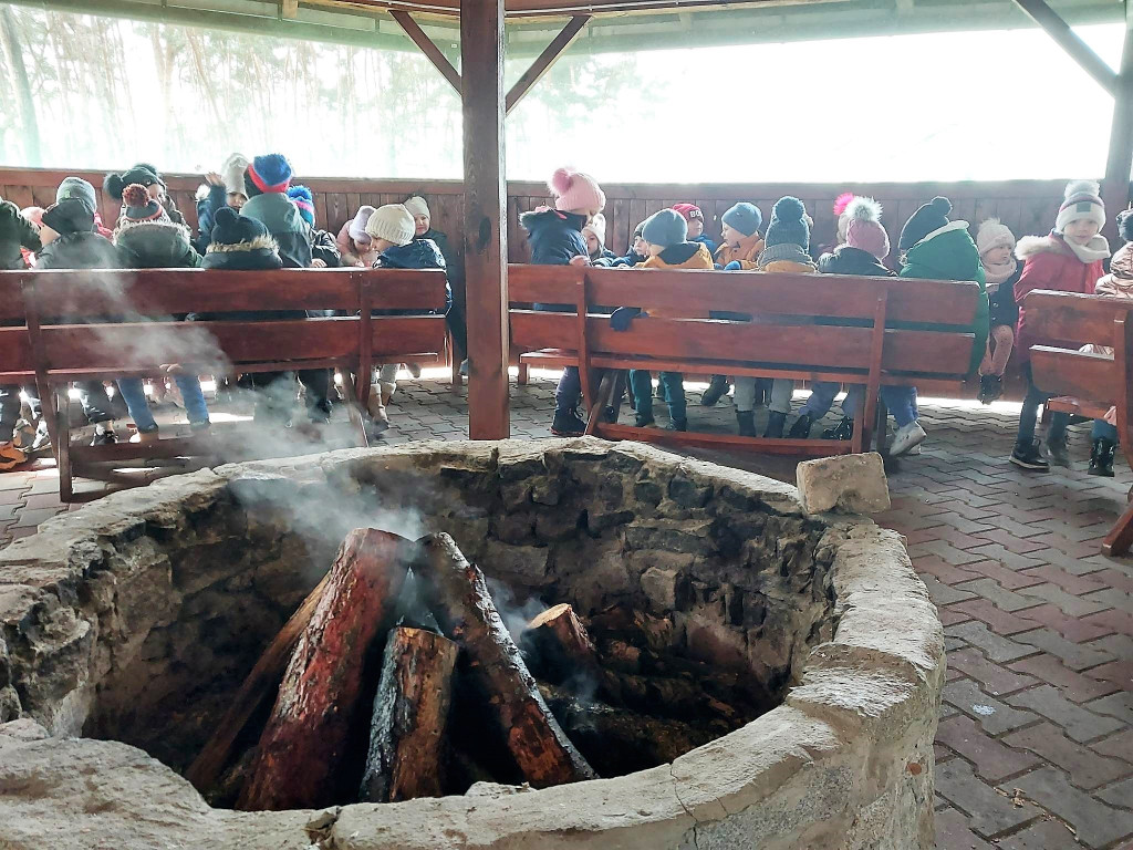 Przedszkolaki z Kraszewic na wycieczce w Wigwamie
