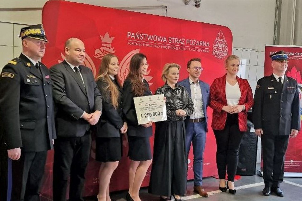 Przekazanie promes dla jednostek OSP