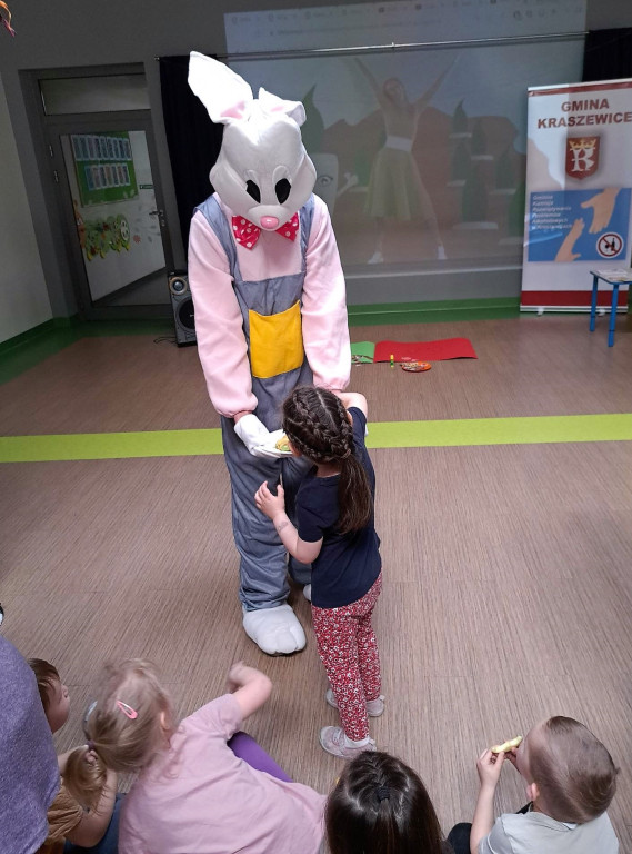 Wielkanocny Zajączek przykicał do Kraszewic