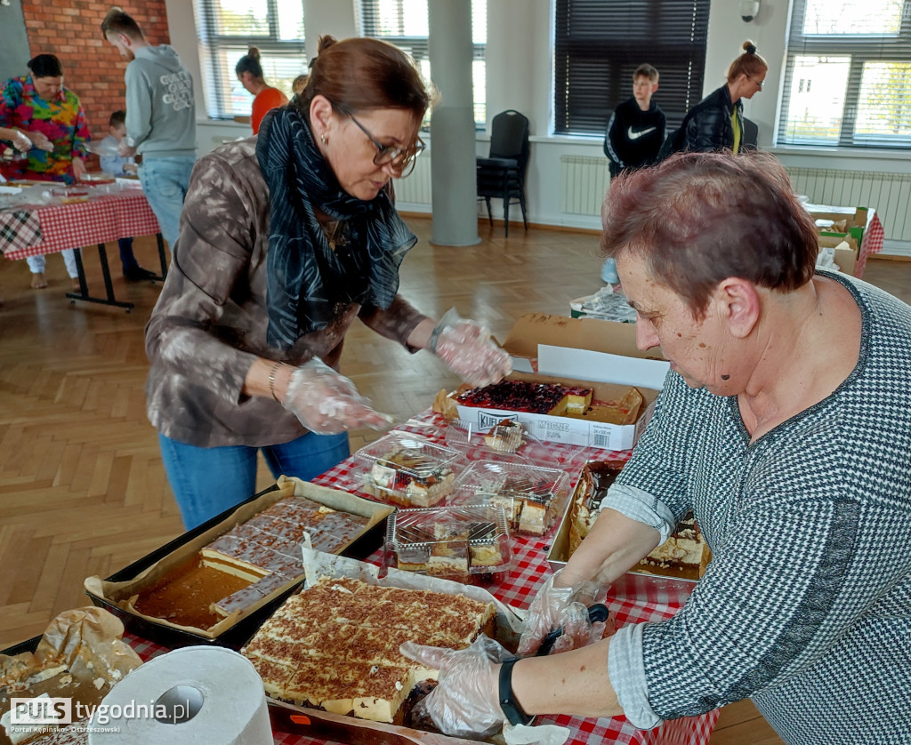 Wielkie krojenie ciasta