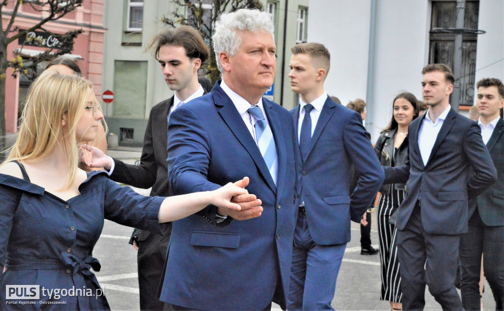 Maturzyści I LO zatańczyli poloneza