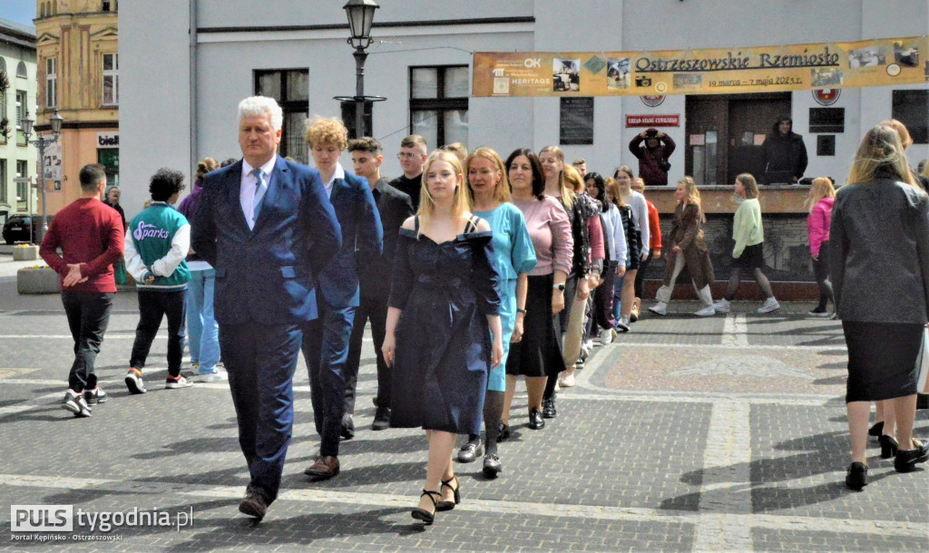 Maturzyści I LO zatańczyli poloneza