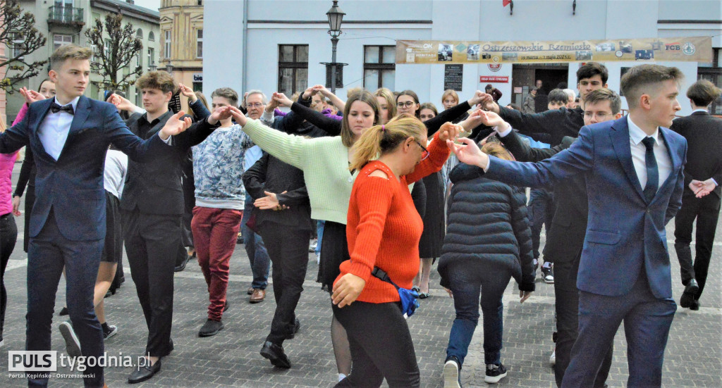 Maturzyści I LO zatańczyli poloneza