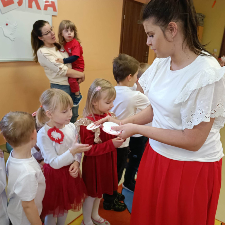 Pokaz mody patriotycznej w Mąkoszycach