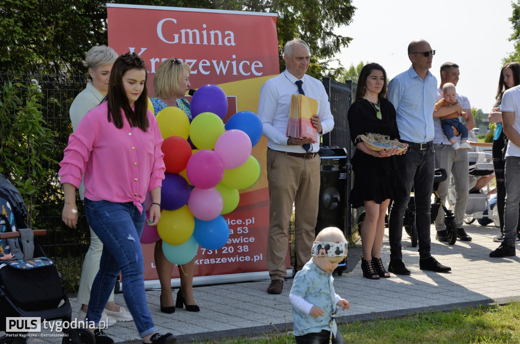 W Kraszewicach sadzili symboliczne drzewka