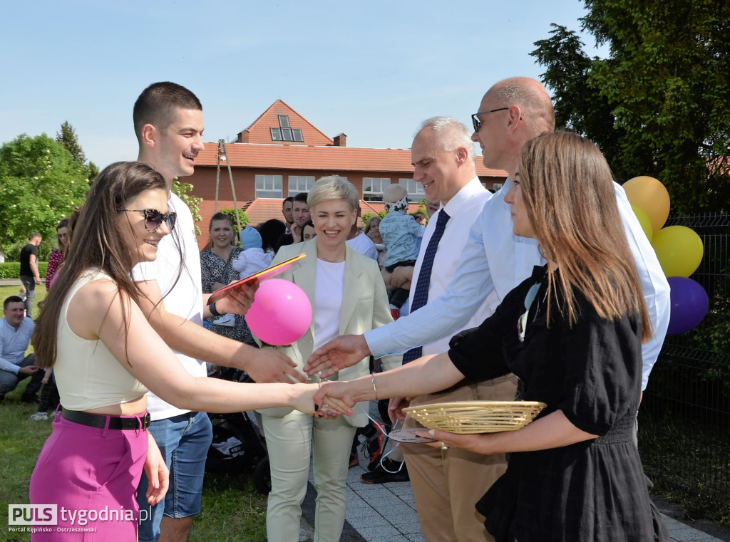 W Kraszewicach sadzili symboliczne drzewka