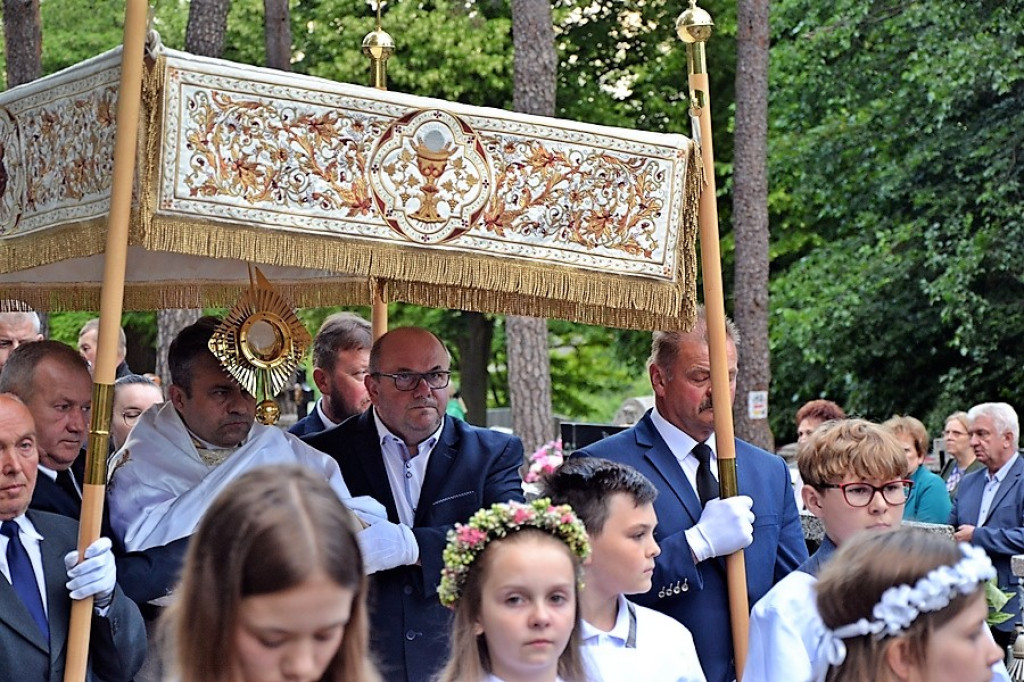 Wianuszki z kwiatów i ziół pobłogosławione