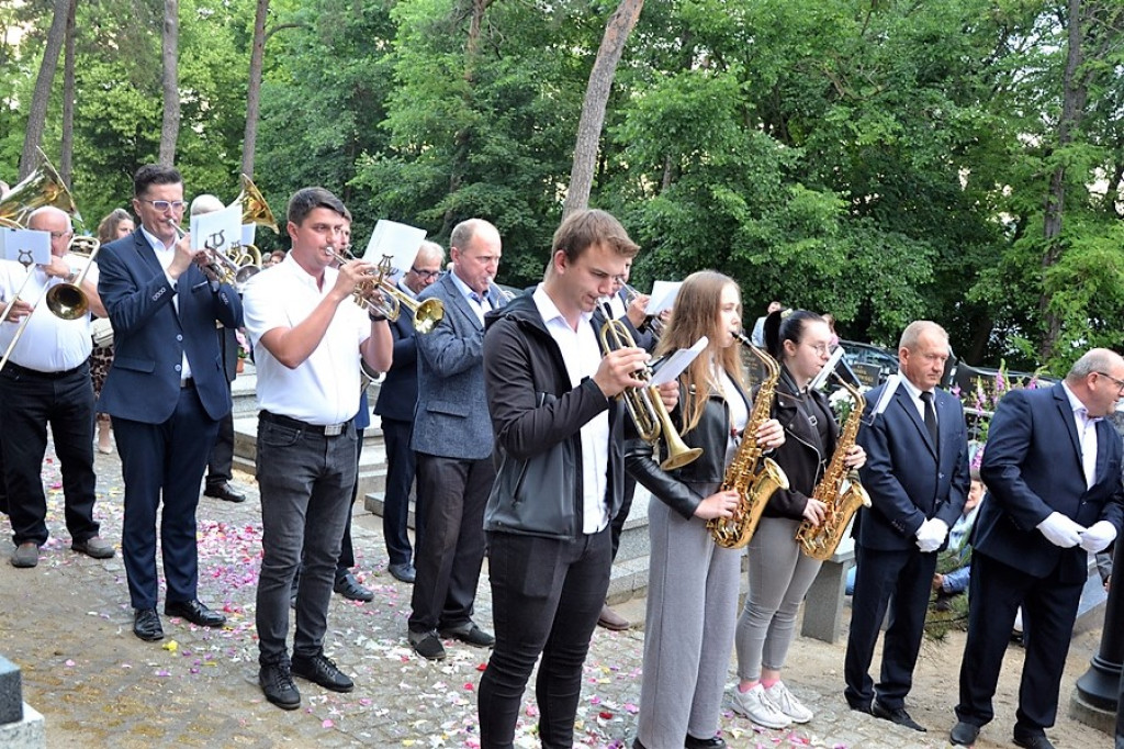 Wianuszki z kwiatów i ziół pobłogosławione