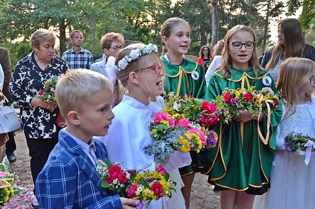 Wianuszki z kwiatów i ziół pobłogosławione