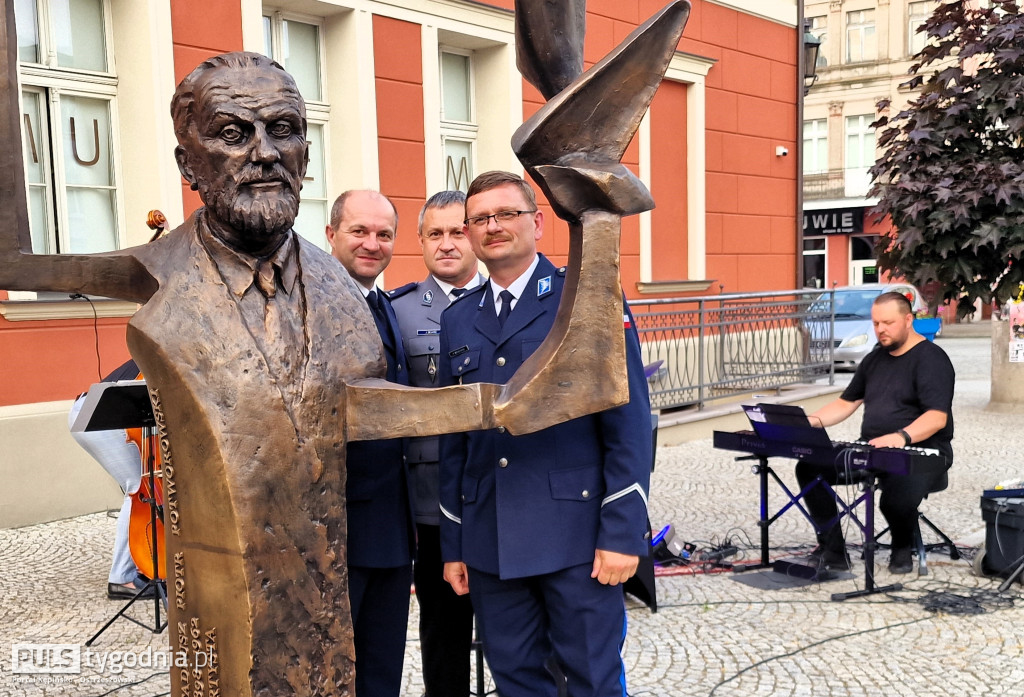 Odsłonięcie rzeźby T.P. Potworowskiego