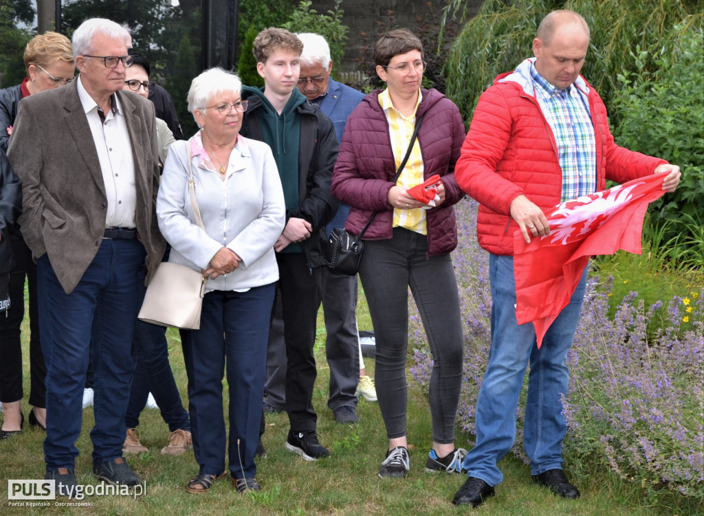 Odłonięcie obelisku w Ostrzeszowie