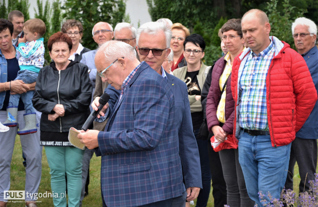 Odłonięcie obelisku w Ostrzeszowie