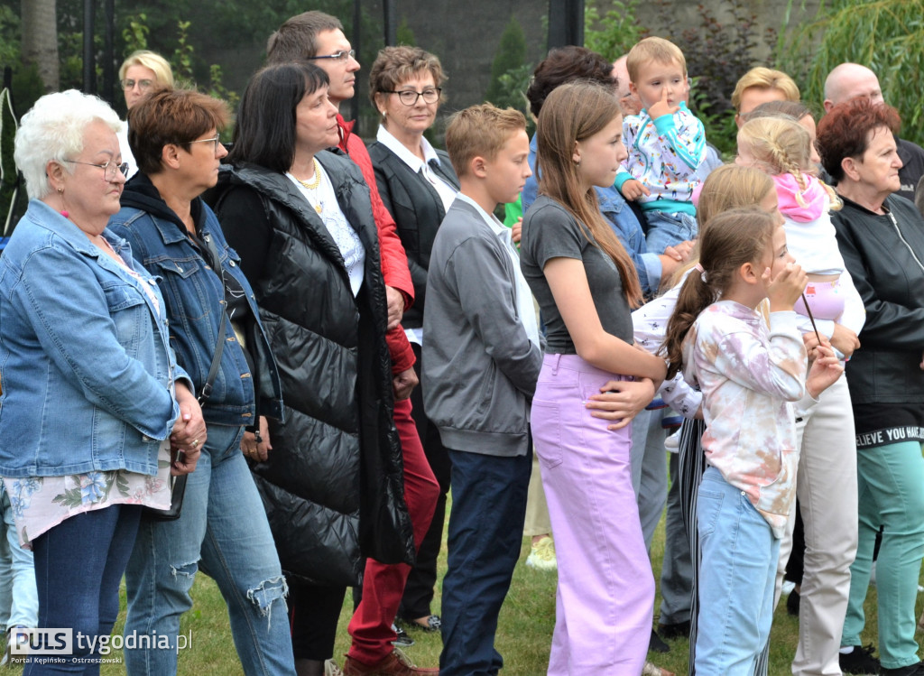 Odłonięcie obelisku w Ostrzeszowie