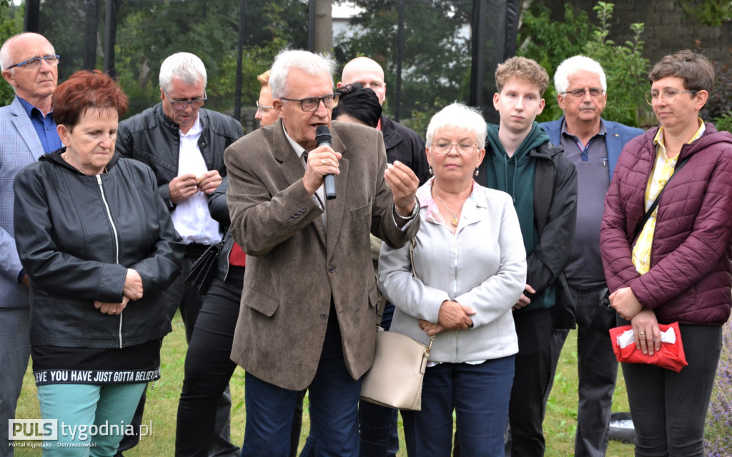 Odłonięcie obelisku w Ostrzeszowie