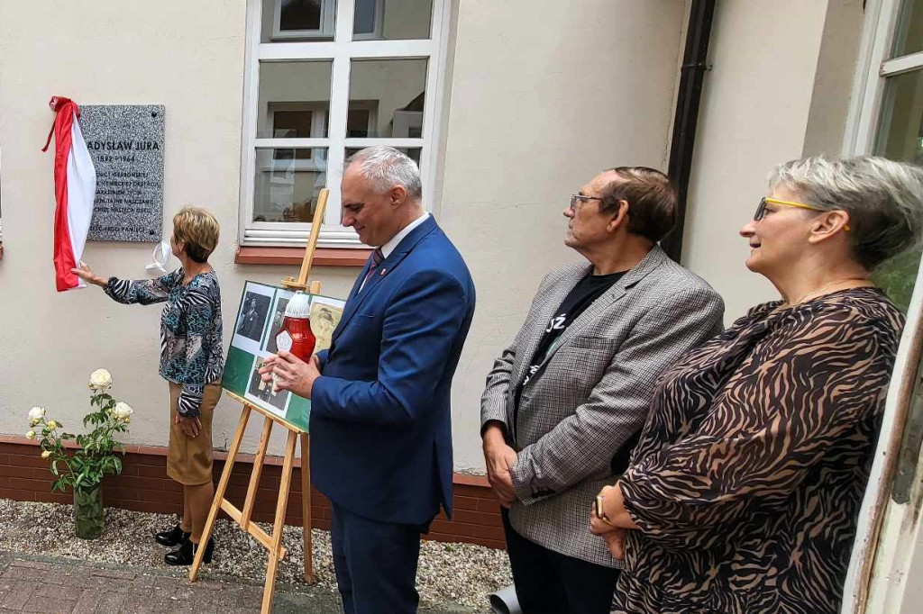 Odsłonięcie tablicy pamiątkowej w Kuźnicy Grab.