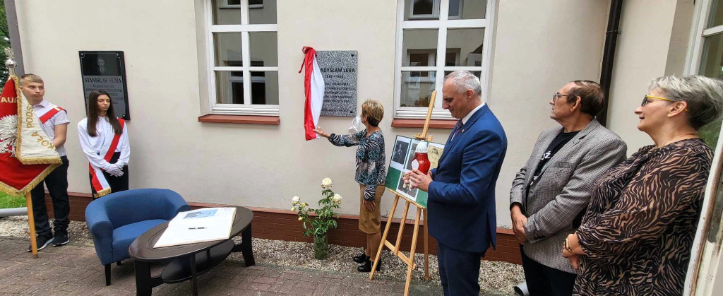 Odsłonięcie tablicy pamiątkowej w Kuźnicy Grab.