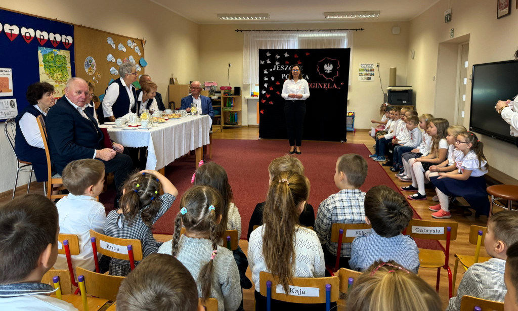 Przegląd piosenki i poezji patriotycznej w Rogaszycach