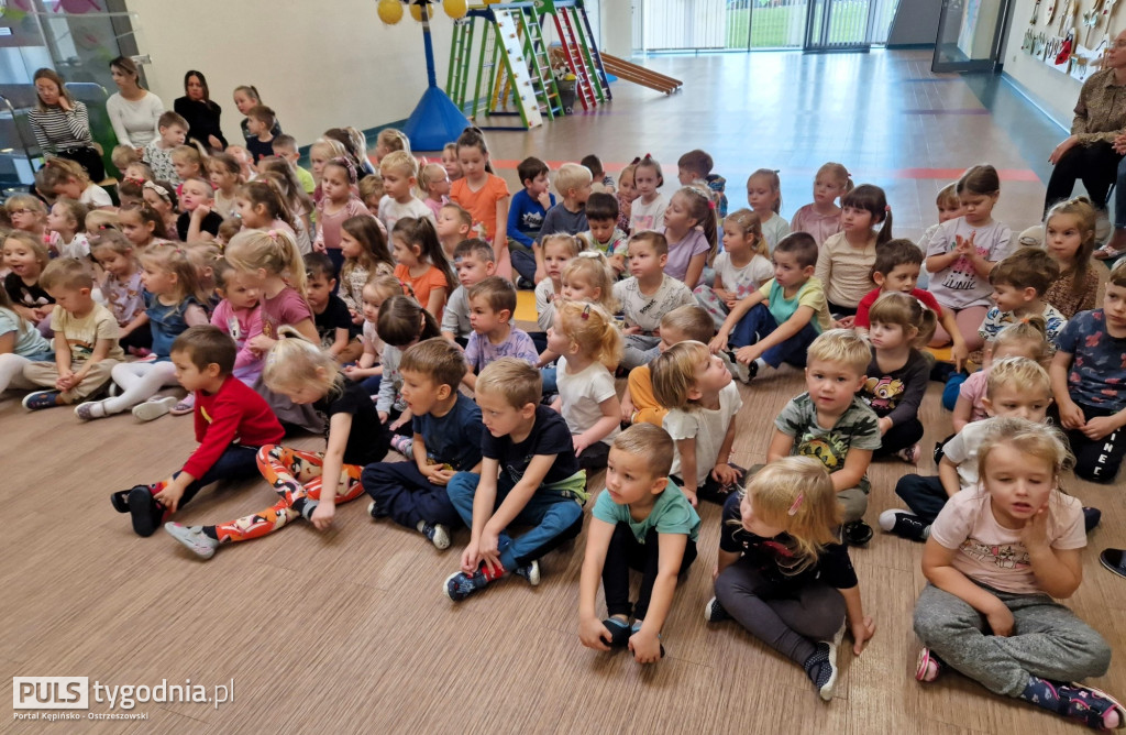 Myśliwi przyjechali z prezentami