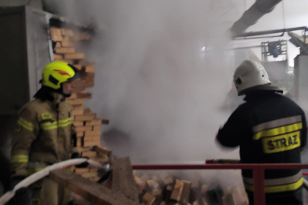Wybuch pieca na terenie zakładu stolarskiego