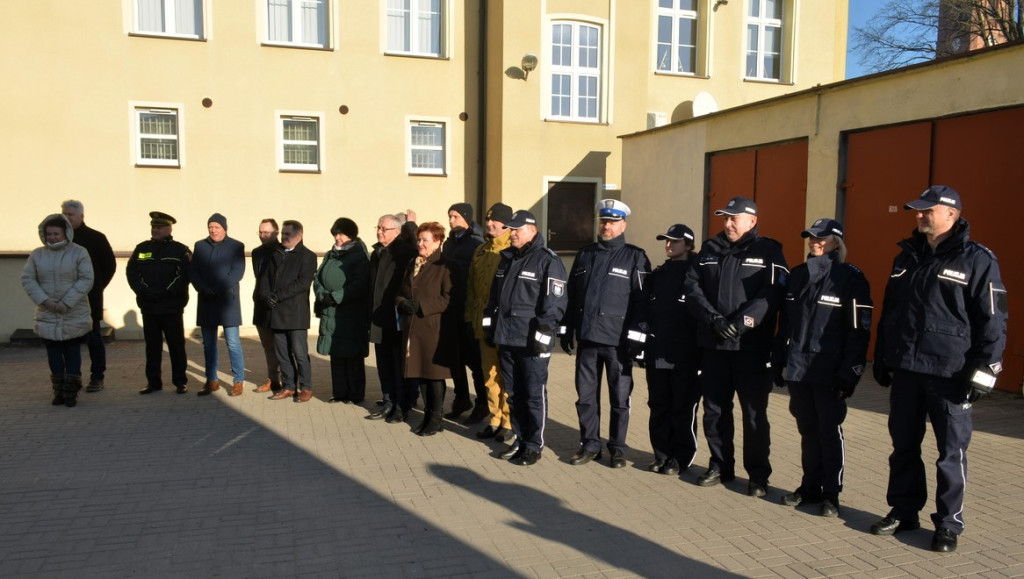 Dwa nowe radiowozy dla policji