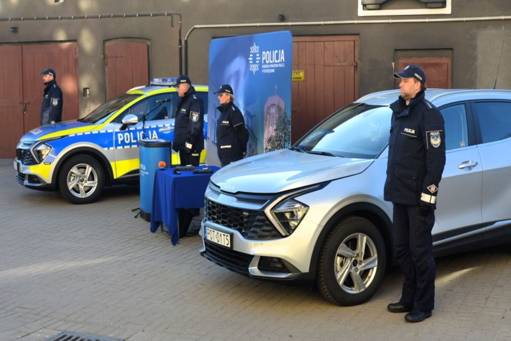 Dwa nowe radiowozy dla policji