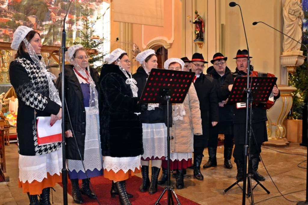 Zespół Doruchowianie kolędował w mikstackiej farze