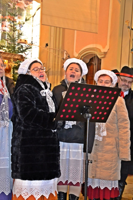 Zespół Doruchowianie kolędował w mikstackiej farze