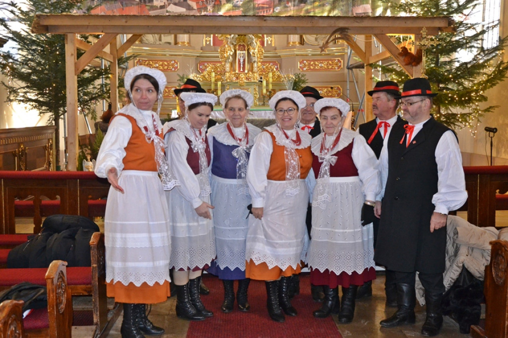 Zespół Doruchowianie kolędował w mikstackiej farze