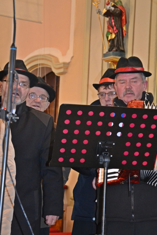 Zespół Doruchowianie kolędował w mikstackiej farze