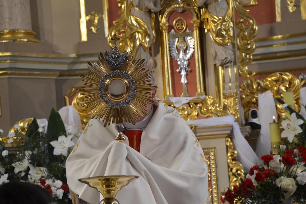 Mały odpust w dużym kościele…