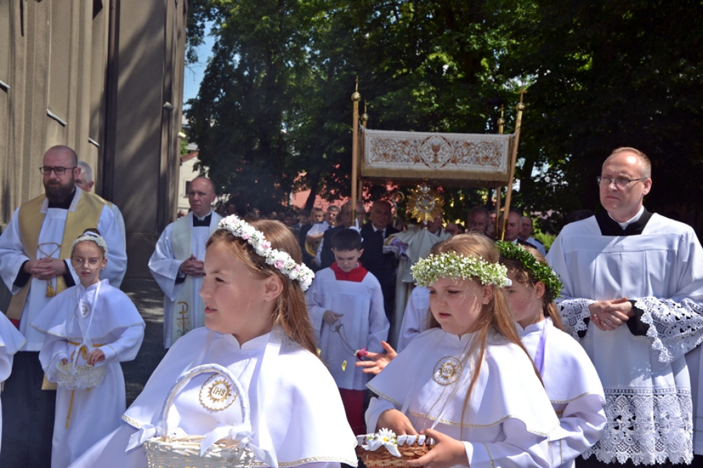 Mały odpust w dużym kościele…