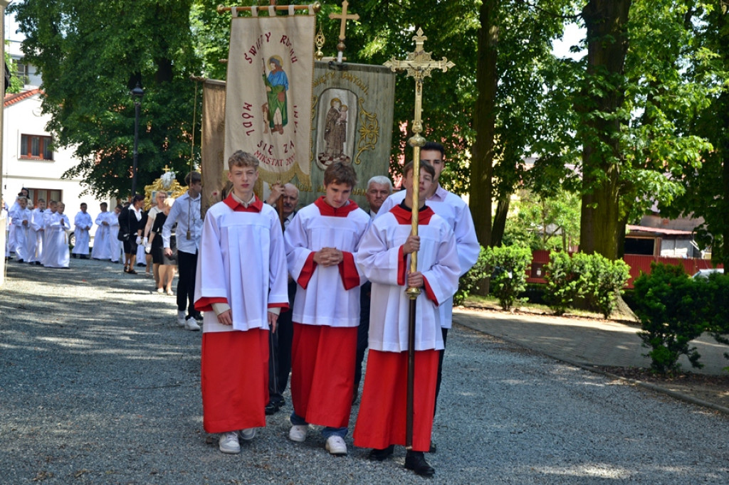 Mały odpust w dużym kościele…