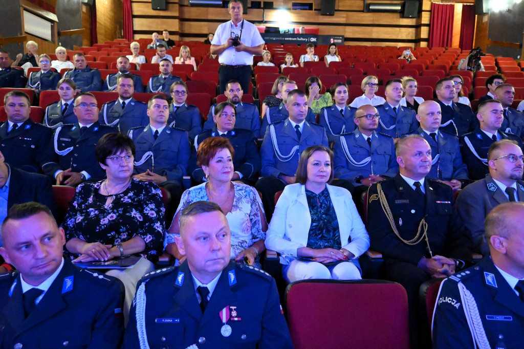 Powiatowe obchody Święta Policji w Ostrzeszowie