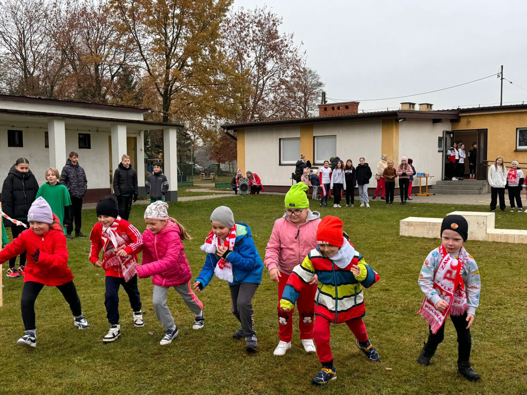 Bieg Niepodległości w Szkole w Marszałkach