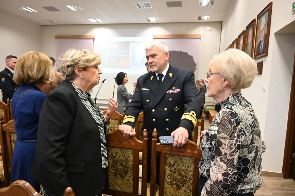 Komandor Janiak w Galerii Zasłużonych