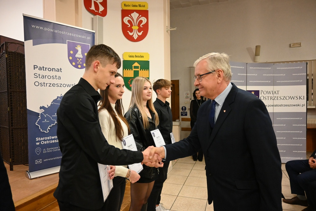 Wręczono nagrody i stypendia starosty