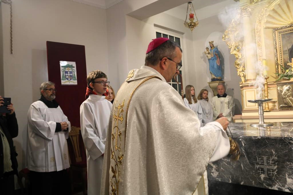 Nowy ołtarz w kościele w Bałdowicach