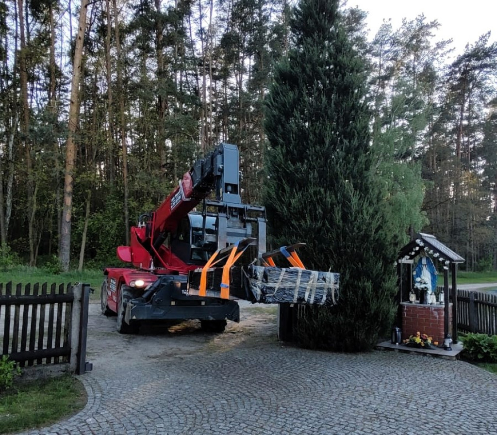 Nowy ołtarz w kościele w Bałdowicach