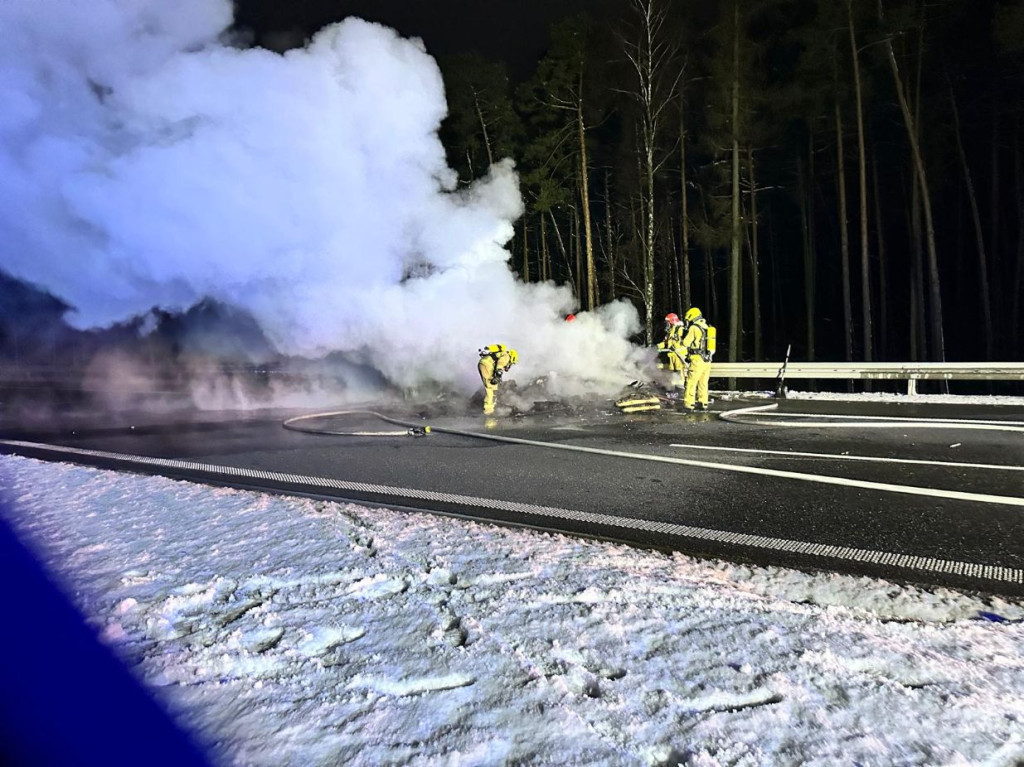 Pożar Iveco na S8 w Bałdowicach