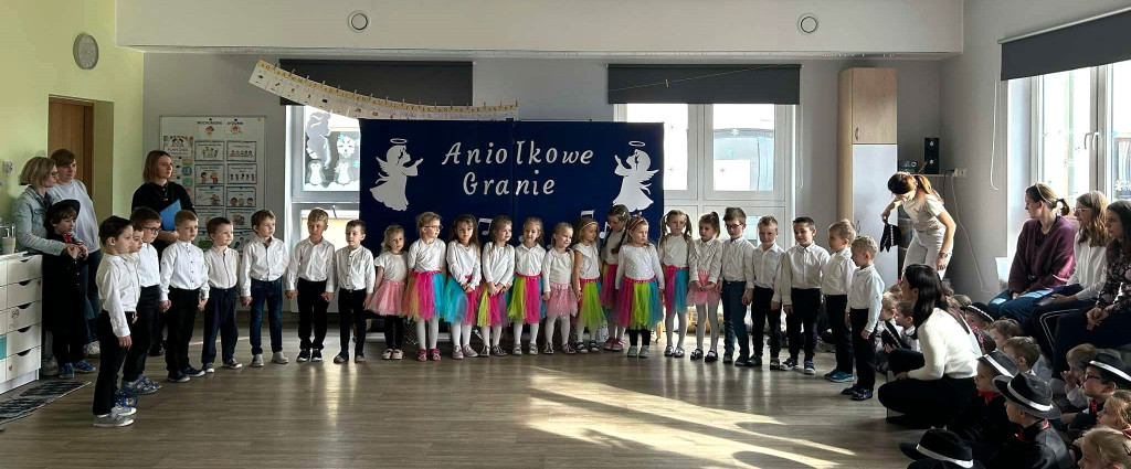 ,,Aniołkowe Granie’’ w Przedszkolu nr 5