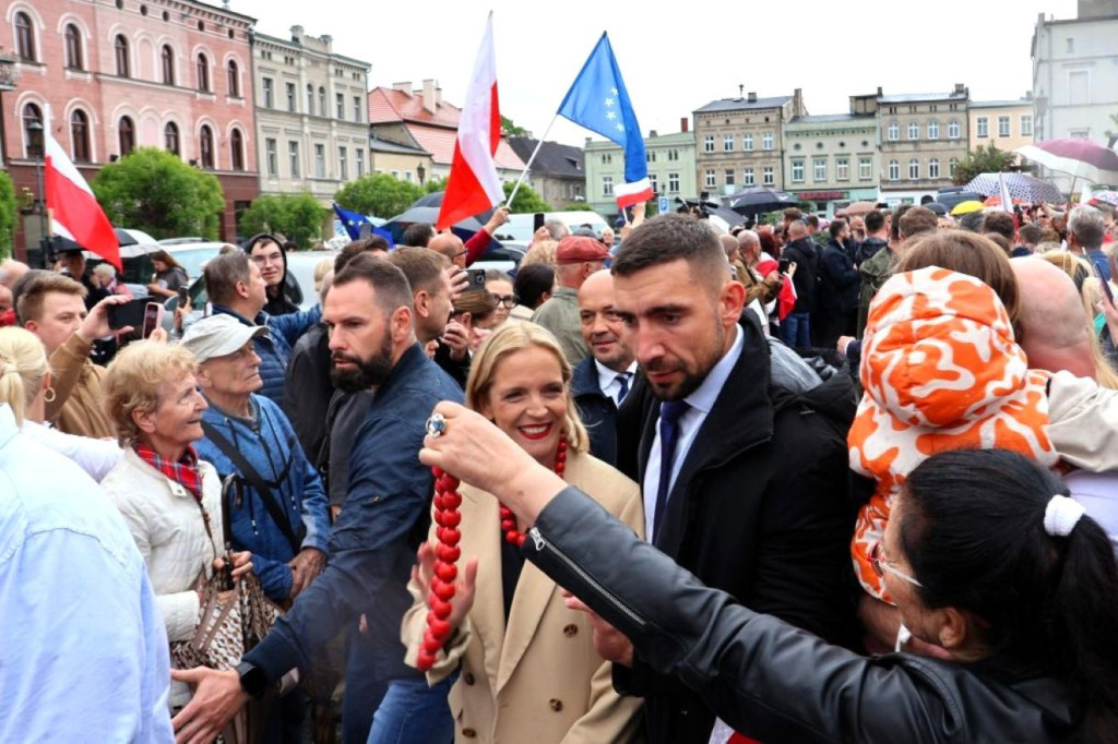 Rafał Trzaskowski na kępińskim rynku