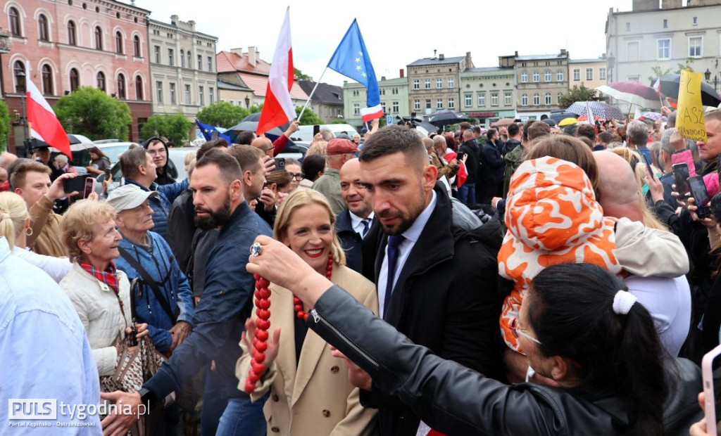 Rafał Trzaskowski na kępińskim rynku