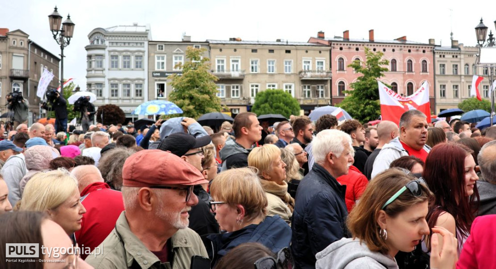 Rafał Trzaskowski na kępińskim rynku