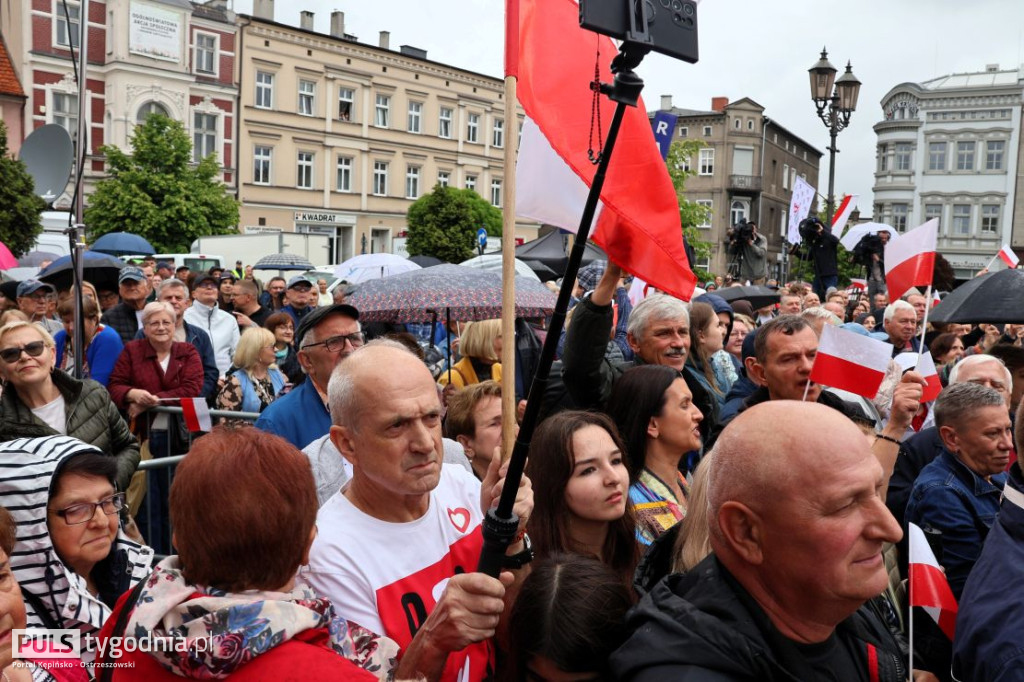 Rafał Trzaskowski na kępińskim rynku