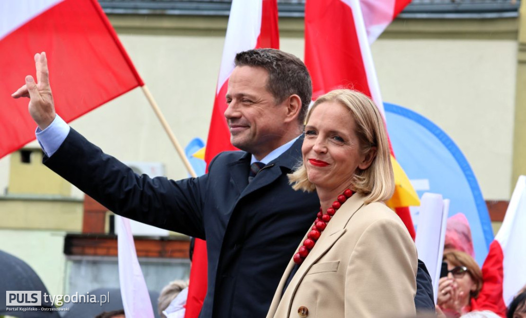 Rafał Trzaskowski na kępińskim rynku