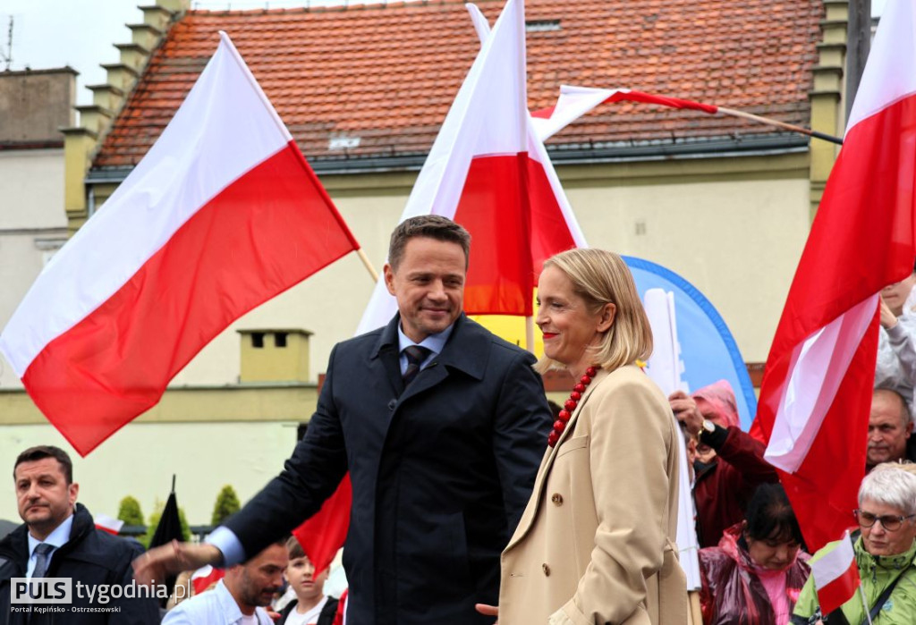 Rafał Trzaskowski na kępińskim rynku